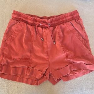 Universal Thread Shorts